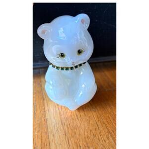 VTG IRIDESCENT SIGNED T. L. NUTTER FENTON BEAR WITH EMERALD COLOR NECKLACE